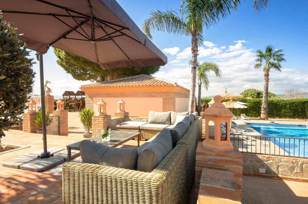 Villa Conmigo Bed & Breakfast อาเลาริน เดลา ตอร์เร ภายนอก รูปภาพ