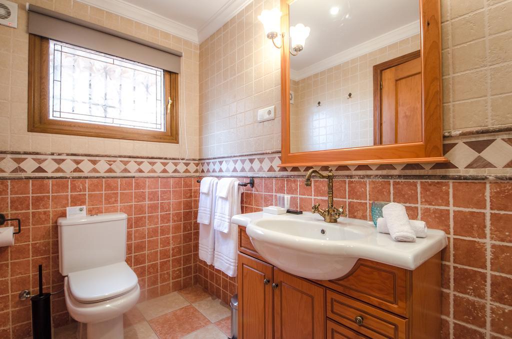 Villa Conmigo Bed & Breakfast อาเลาริน เดลา ตอร์เร ภายนอก รูปภาพ